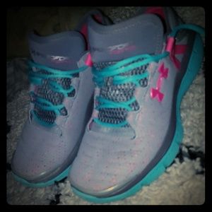 Girls Under Armour shoes